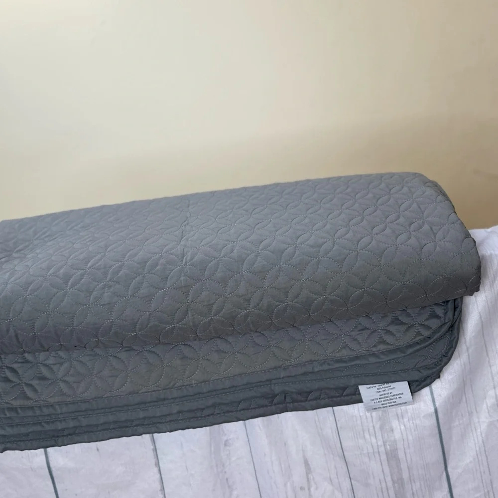 King Size Reversible Bed Ensemble Coverlet in Gray